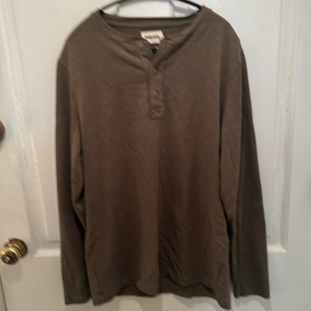 Taylor Stitch heavy bag Henley. Army green.  Large/42